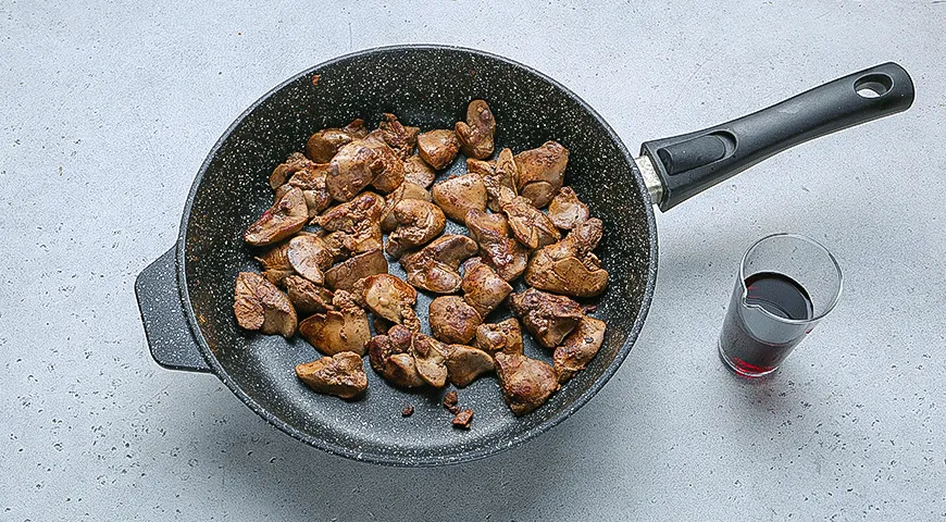 Мусс из печени с томатным джемом