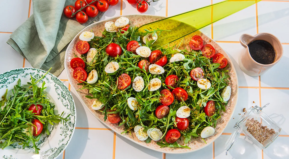 Рецепт салата из руколы с медово-горчичным соусом