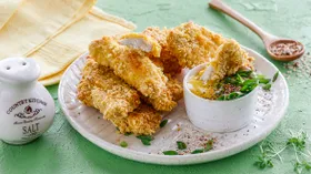 Куриное филе в панировке из сыра и кукурузных хлопьев в духовке