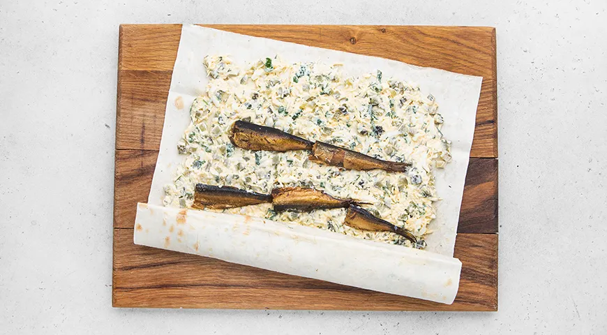 Рулет из лаваша со шпротами