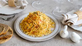 Рецепты с сырами, кунжутом и огурцом