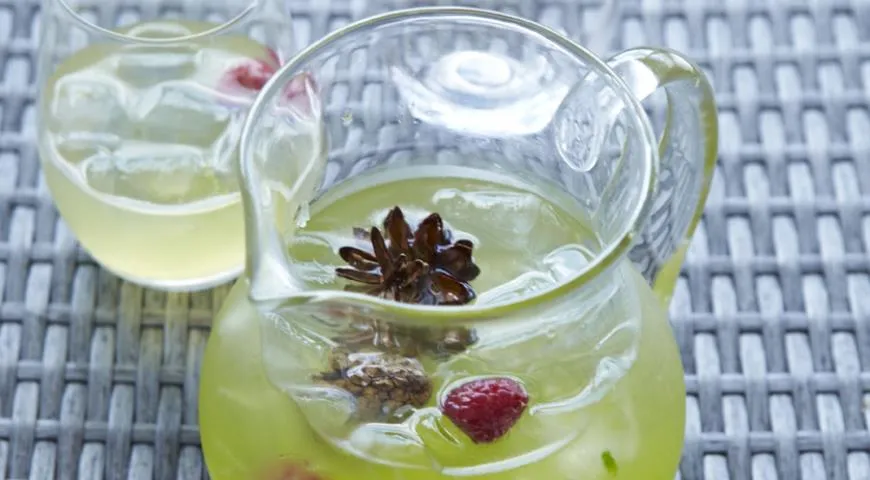 Лимонад Тархун с малиной от Алексея Семенова