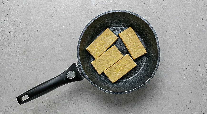 Острый сэндвич с паштетом и маринованными овощами