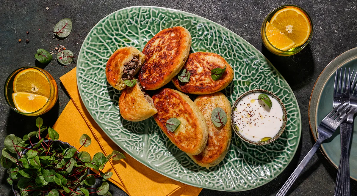 Картофельные зразы с мясным фаршем на сковородке
