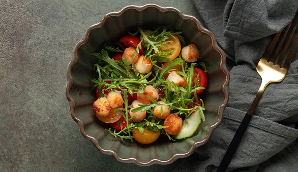 Салаты с морским гребешком: 13 простых и вкусных рецептов для праздника и на каждый день