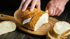 Картофельная палочка: почему хлеб становится липким, чем это опасно и как защитить его от болезни