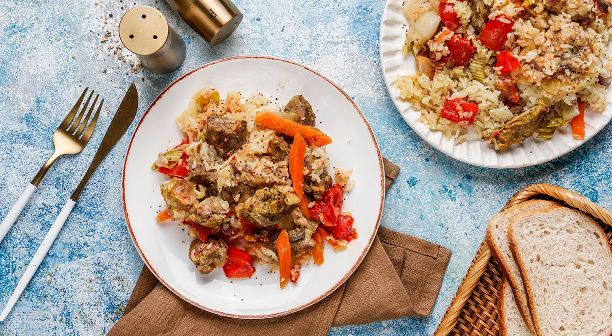 Рис с мясом и овощами в рукаве