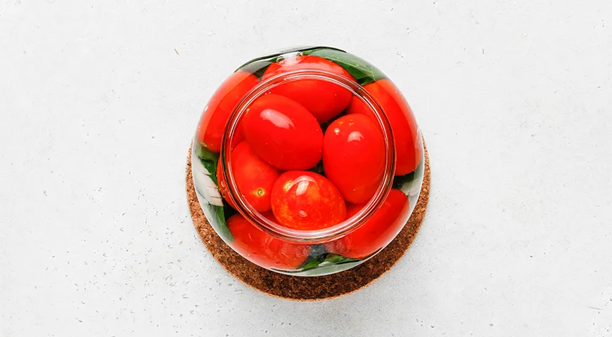 Ассорти из помидоров и огурцов на зиму