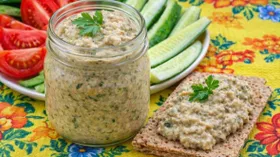 Фасолевая паста с зеленью и оливковым маслом