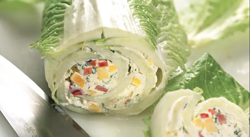 Творожный рулет из китайской капусты