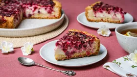 Заливной пирог с брусникой