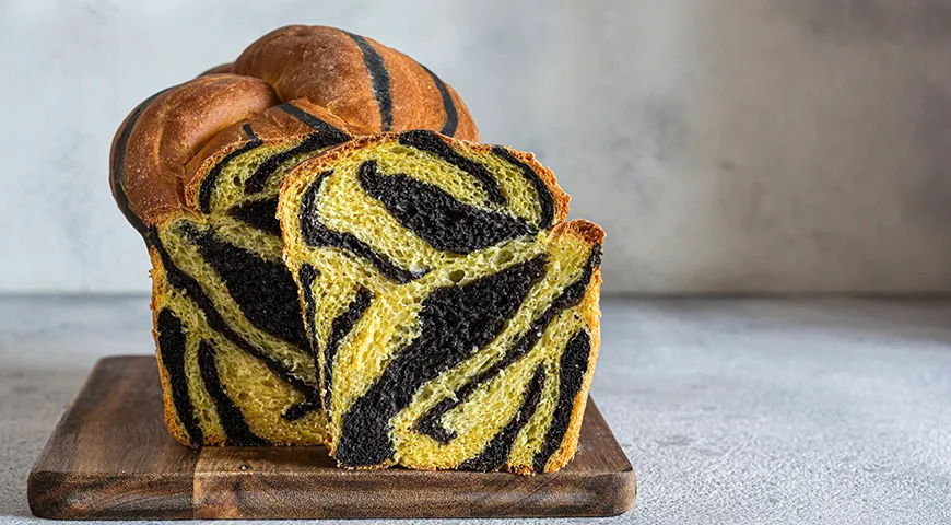 Чернила каракатицы используют в качестве натурального красителя для выпечки