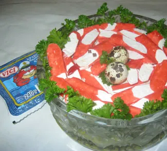 Слоенный салат "Пестрая змейка"