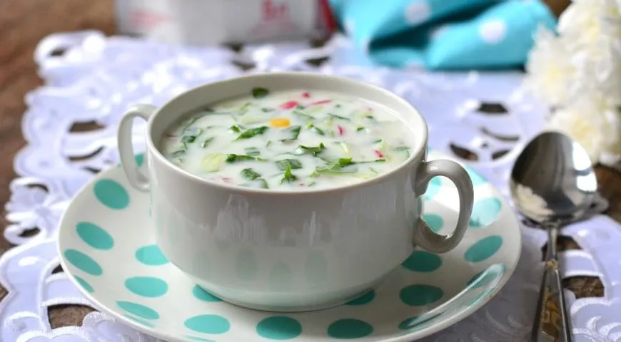 Окрошка на кефире с щавелем