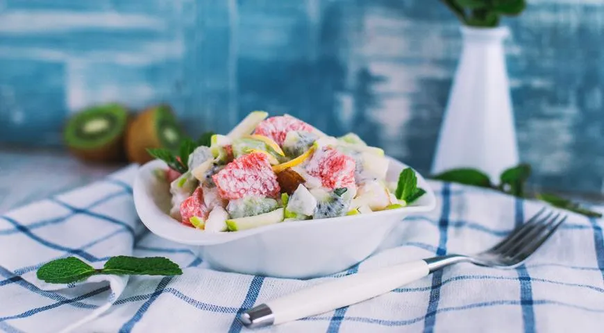 Зимний фруктовый салат с йогуртом, рецепт с грейпфрутом