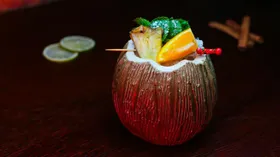 Black Hat bar: питейная хижина в центре Москвы