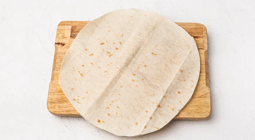 Ленивая пицца из лаваша на сковороде