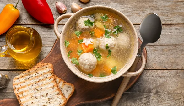 Откуда появились фрикадельки и почему они так называются