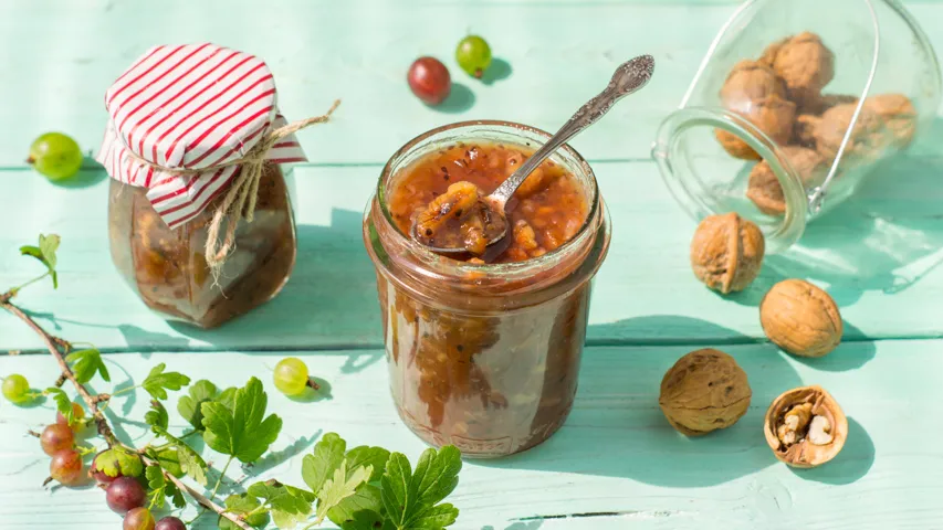 Рецепт варенья из крыжовника с орехами