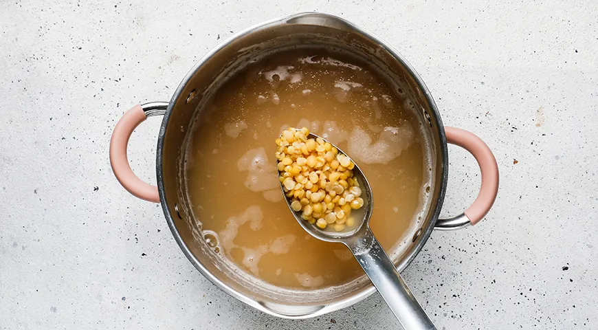 Гороховый суп с копчеными крылышками