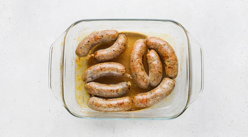 Свиные купаты в духовке