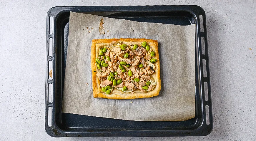 Тарт с горбушей и бобами