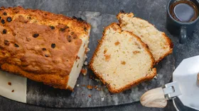 Кекс на кефире с изюмом