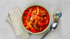 Говядина в томатном соусе в духовке