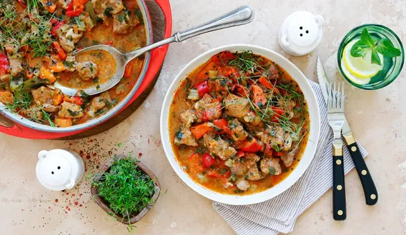 Идеальный гуляш из индейки: какой кусок выбрать и как сделать вкусную подливку