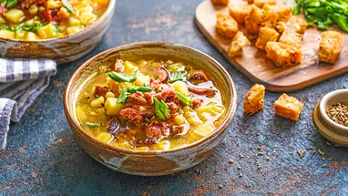 10 рецептов супов с копченостями, грудинкой, беконом и колбасой, которые согреют в осеннюю стужу