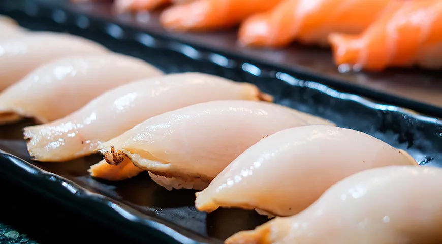 Свежая масляная рыба обладает легким, приятным морским ароматом