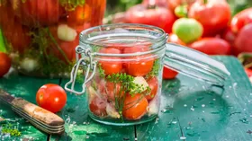 Как солить помидоры