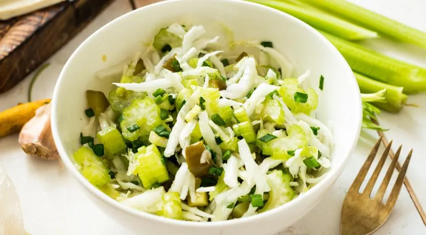 Капустный салат – натуральный кладезь витаминов, полезной растительной клетчатки, овощных соков, свежих вкусов