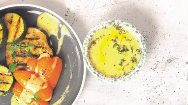 Чесночный соус к рыбе, морепродуктам, овощам и хлебу на гриле