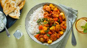 Индийский карри из курицы с овощами