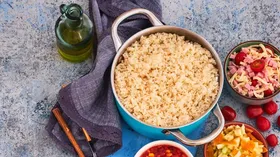 Как сделать обычный рис уникальным гарниром — запомните, что его нужно не только промывать