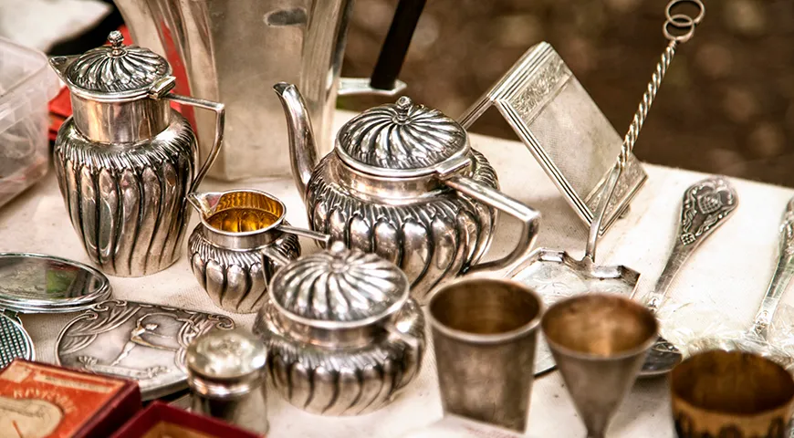 Популярность винтажа привлекает мошенников, поэтому для покупки настоящего антиквариата нужен эксперт