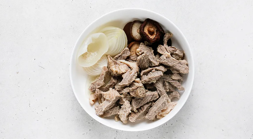 Юккедян – корейский острый суп