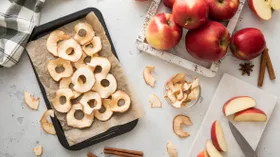 Яблочные чипсы в домашних условиях: простой и необычный варианты