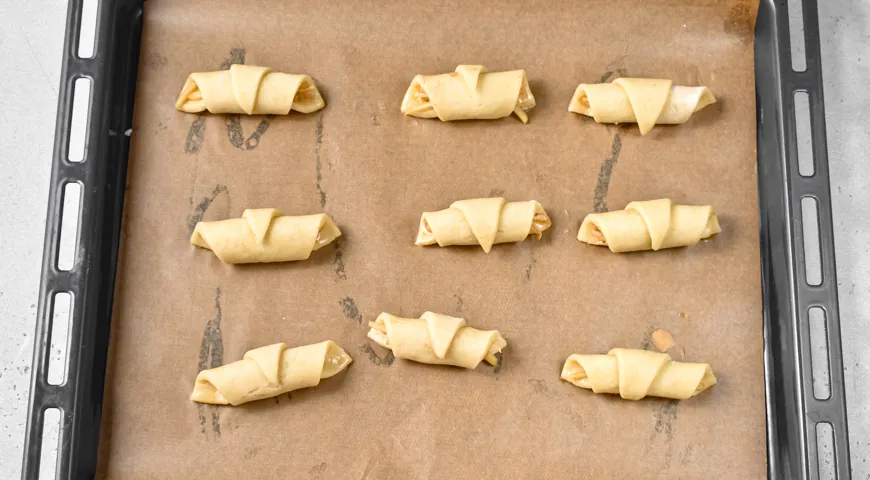 Творожные рогалики с яблоками