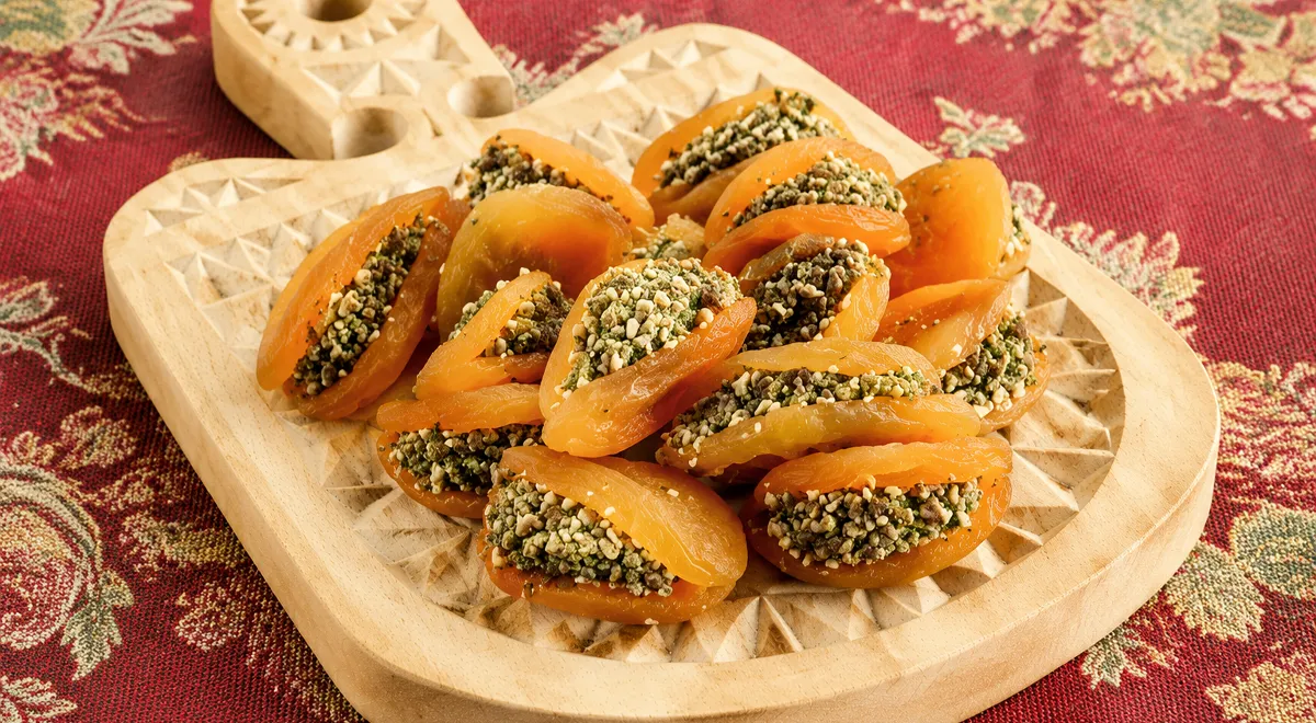 Курага с миндальной начинкой