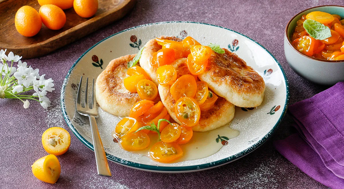 Сырники под соусом из кумкватов