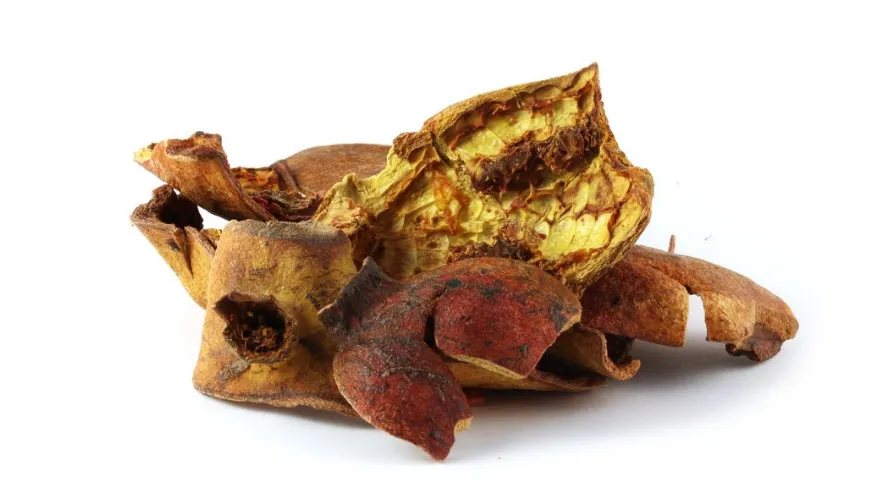 Отвары, настои и настойки чаще готовят из высушенной и измельченной кожуры граната 