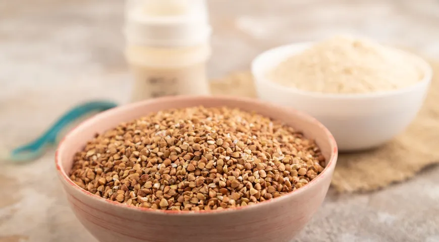 Гречневую и рисовую каши можно готовить для ребенка уже на первом году жизни 