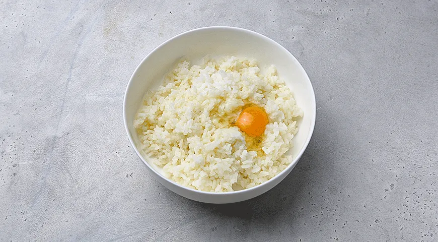 Рисовые вафли с авокадо и лососем