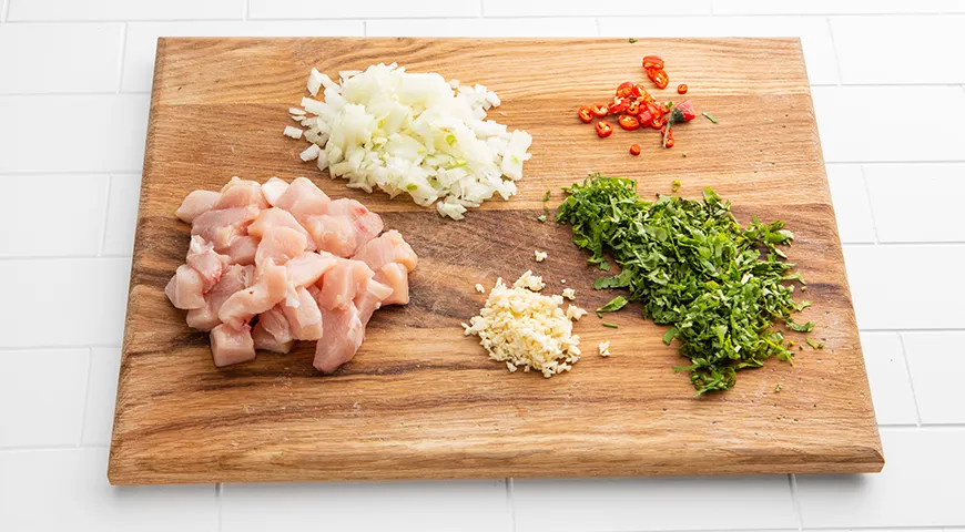 Рис с курицей и кукурузой (на сковороде)