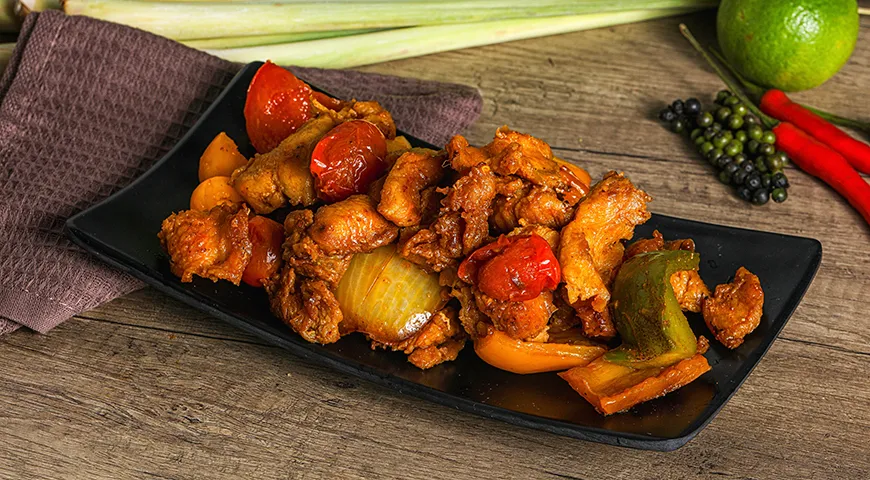 Для жакаре выбирают каймана помоложе: его мясо более нежное, по сравнению со взрослыми особями