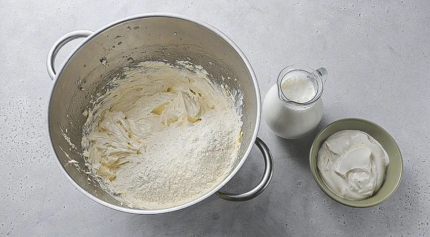 Ванильный торт с черешней