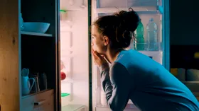 Врач развеяла главный миф о еде после 18:00