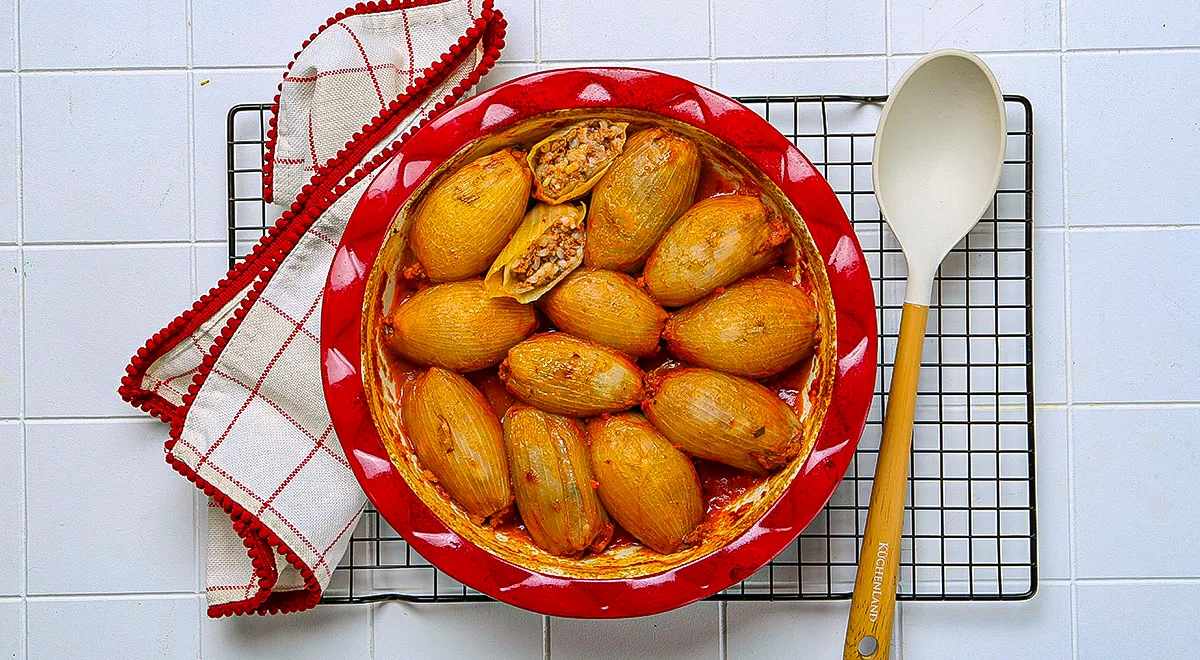 Лук, фаршированный мясом и рисом